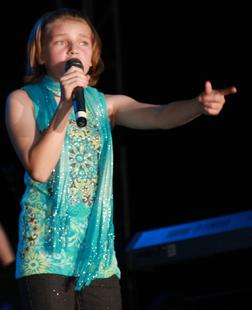 Sophie opening for Blood, Sweat & Tears